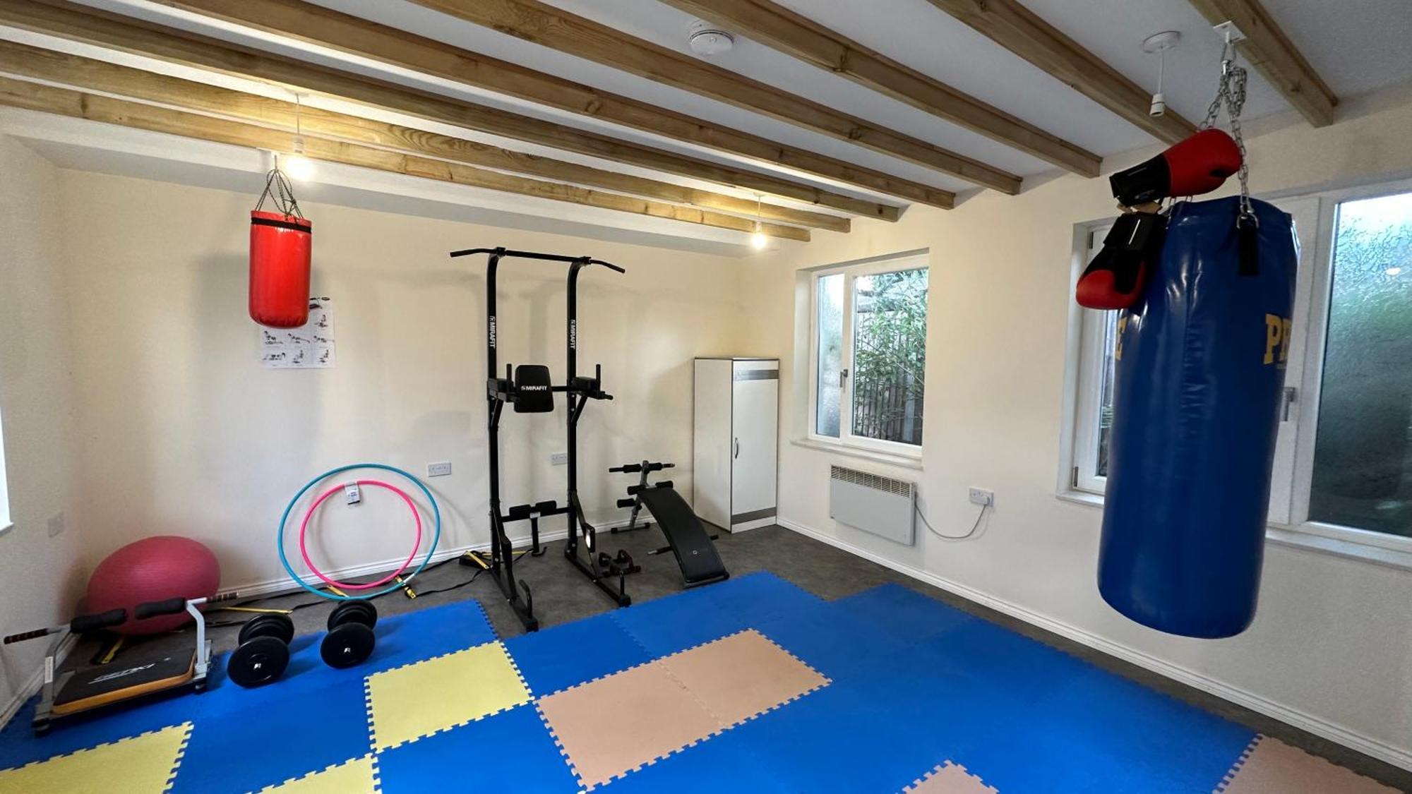 North London A Spacious 7 Bedroom House Accommodating Up To 18 People Complete With Own Gym And Table Tennis Экстерьер фото