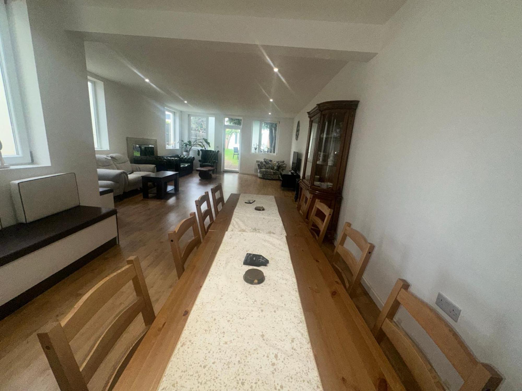 North London A Spacious 7 Bedroom House Accommodating Up To 18 People Complete With Own Gym And Table Tennis Экстерьер фото